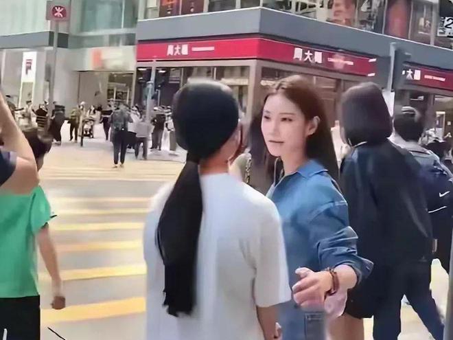 玩照流出 马筱梅在尽心照顾俩孩子汪小菲一家住港四季酒店 更多游(图2)