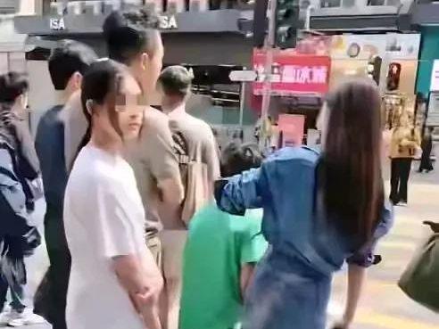 玩照流出 马筱梅在尽心照顾俩孩子汪小菲一家住港四季酒店 更多游(图3)