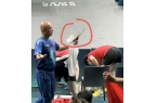 暗示：奥运球拍被踩是人为故意爆笑！王楚钦